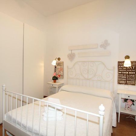 Apartamento Ollerias Malaga Bagian luar foto