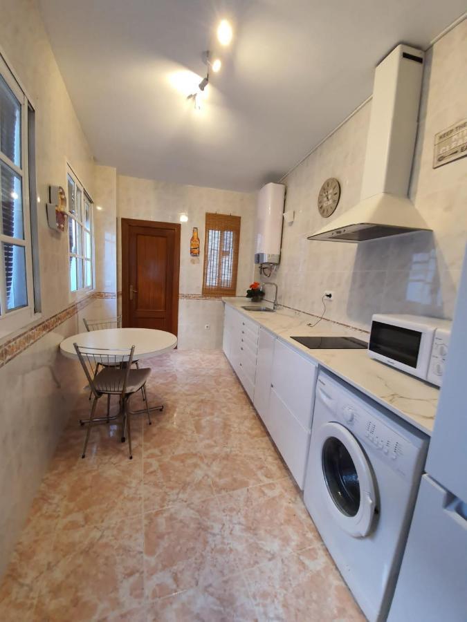 Apartamento Ollerias Malaga Bagian luar foto