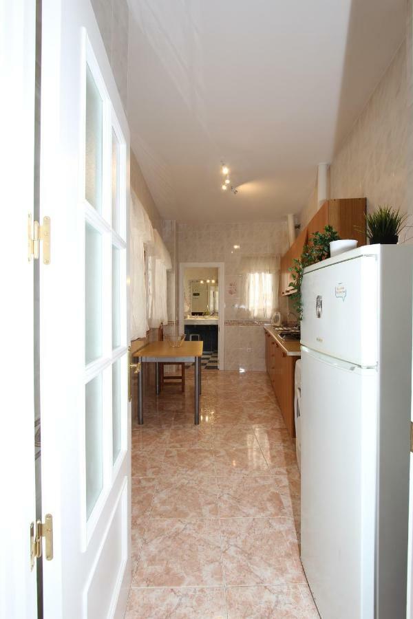 Apartamento Ollerias Malaga Bagian luar foto