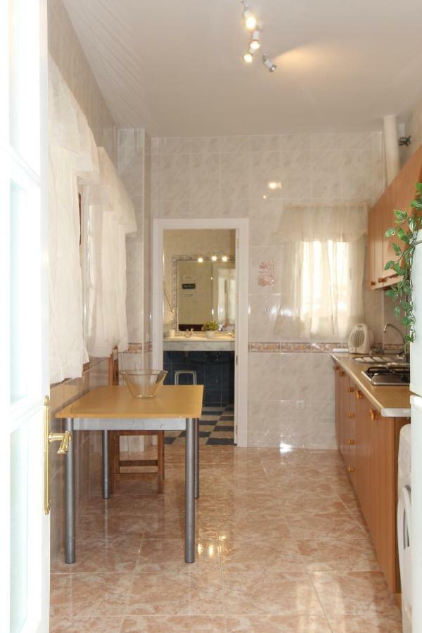 Apartamento Ollerias Malaga Bagian luar foto