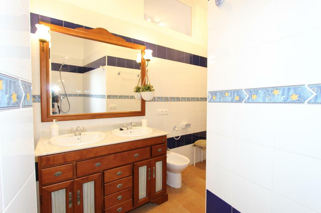 Apartamento Ollerias Malaga Bagian luar foto