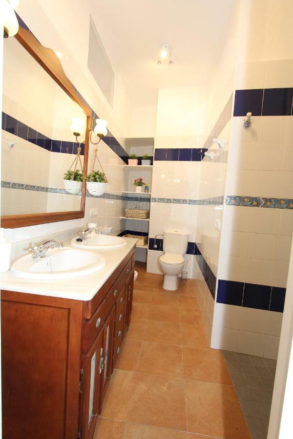 Apartamento Ollerias Malaga Bagian luar foto