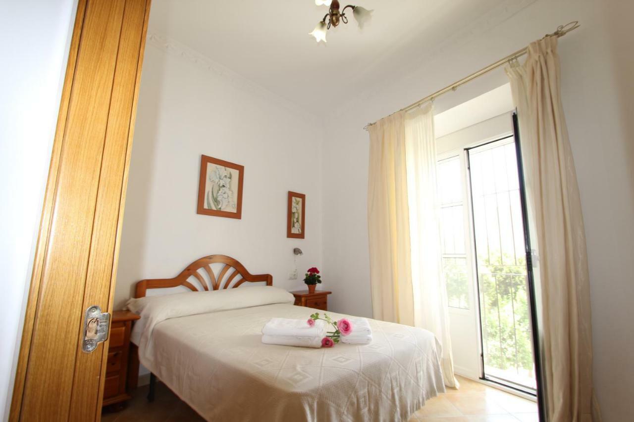 Apartamento Ollerias Malaga Bagian luar foto