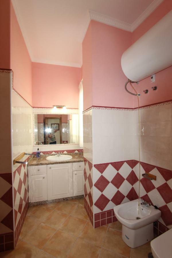 Apartamento Ollerias Malaga Bagian luar foto