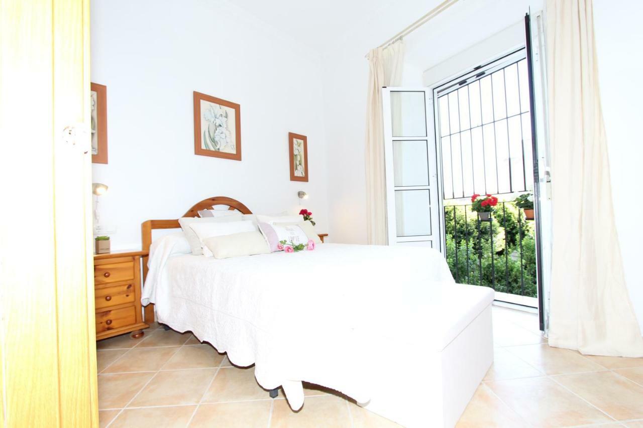 Apartamento Ollerias Malaga Bagian luar foto