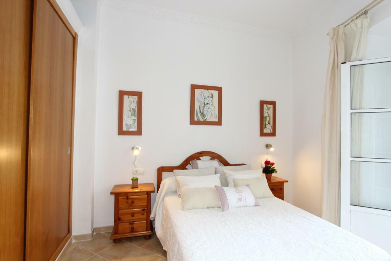 Apartamento Ollerias Malaga Bagian luar foto