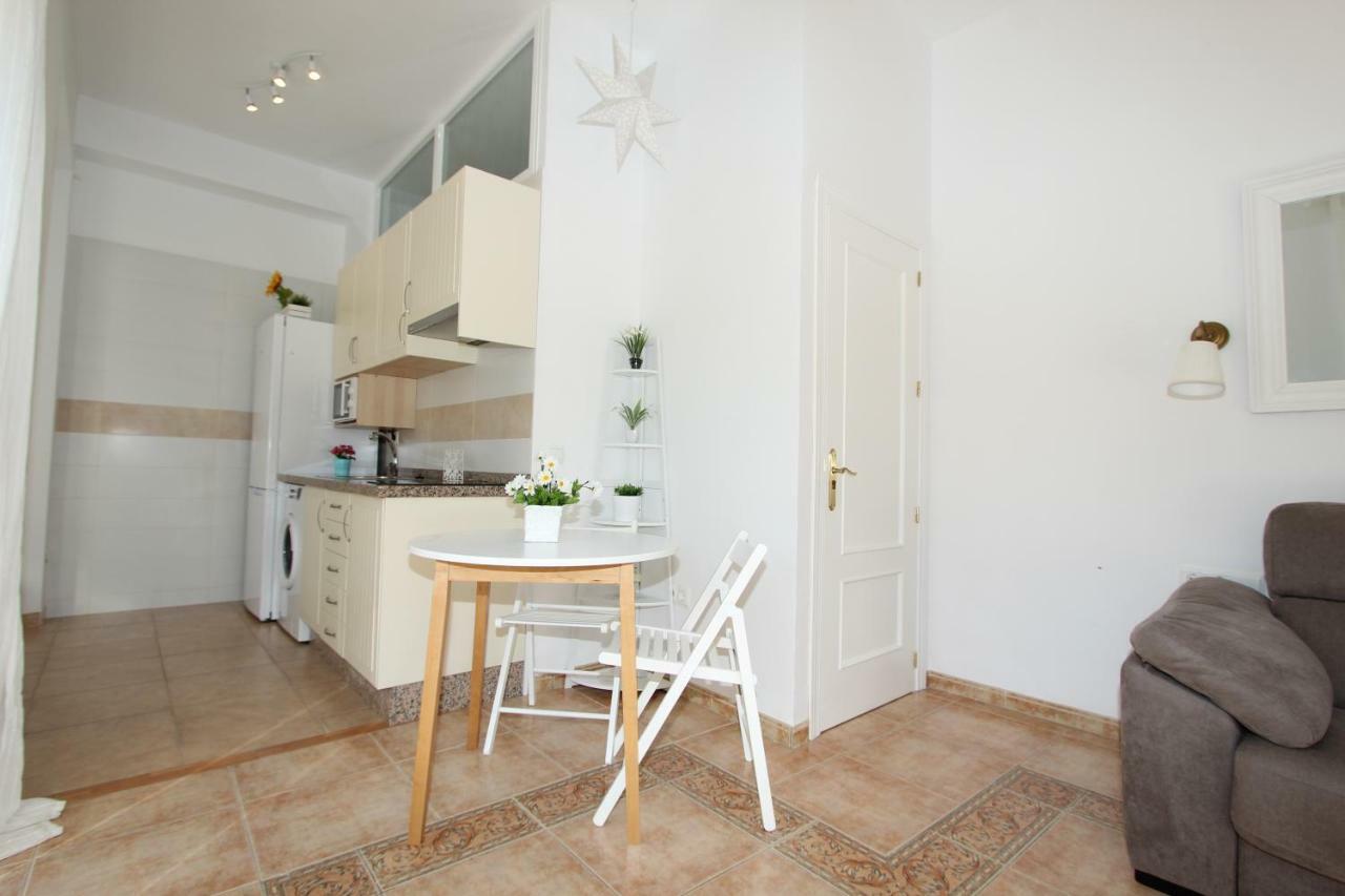 Apartamento Ollerias Malaga Bagian luar foto