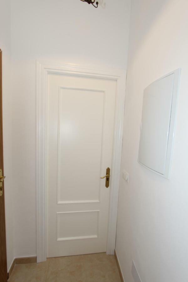 Apartamento Ollerias Malaga Bagian luar foto