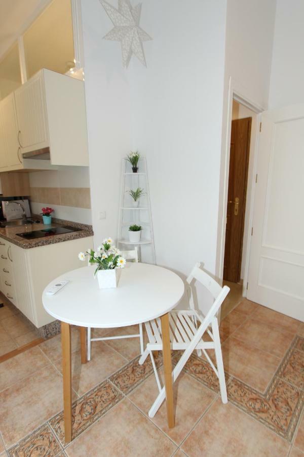 Apartamento Ollerias Malaga Bagian luar foto